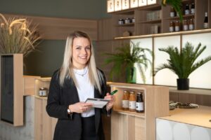 Store manager Grande